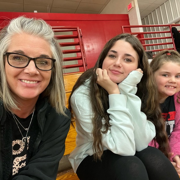 Meet your Posher, Lynnett - Picture 2 of 4